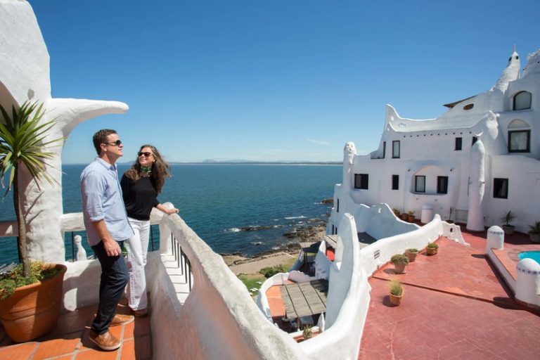 Investing in Punta del Este Real Estate: A Haven of Luxury and Opportunity