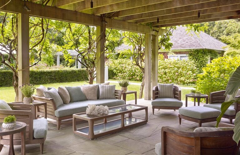 Bringing Indoor Comfort Outside: Outdoor Sofas Enhanced by the Right Rugs and Furnishings